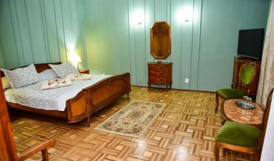 Imagine pentru Vila Crizantema 3* (fosta Vila Ceausescu) valabile pentru Revelion 2025