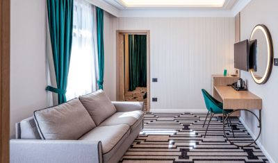 Imagine pentru Hotel Carolin 4* valabile pentru Revelion 2026