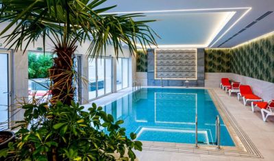 Imagine pentru Hotel Carolin 4* valabile pentru Revelion 2026