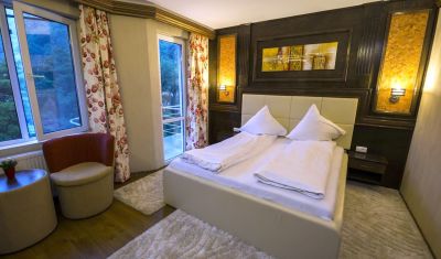 Imagine pentru Hotel Golden Spirit 3* valabile pentru Revelion 2026