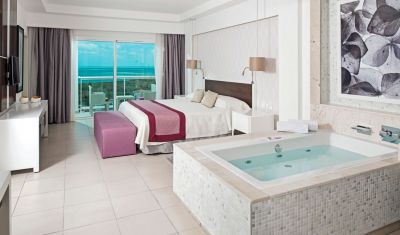Imagine pentru Hotel Iberostar Bella Vista 5* valabile pentru Revelion 2026