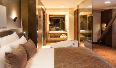Imagine pentru Hotel Kronwell 4* valabile pentru Revelion 2026