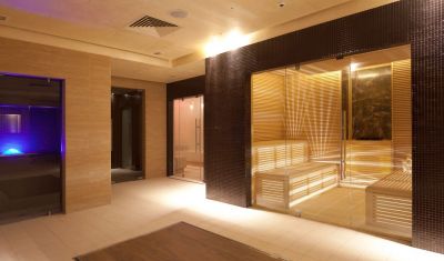 Imagine pentru Hotel Kronwell 4* valabile pentru Revelion 2026