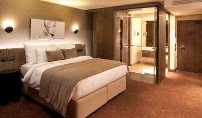 Imagine pentru Hotel Kronwell 4* valabile pentru Revelion 2026