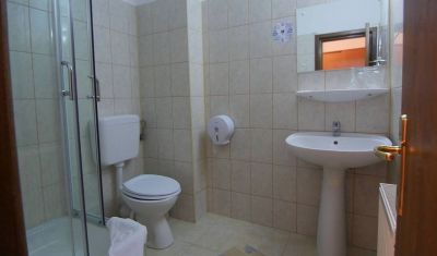 Imagine pentru Hotel Paraul Capra 3*  valabile pentru Revelion 2026