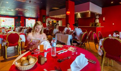 Imagine pentru Hotel Titanic Beach Resort 5* valabile pentru Revelion 2026