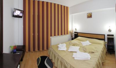 Imagine pentru Vila Select 3* valabile pentru Revelion 2026