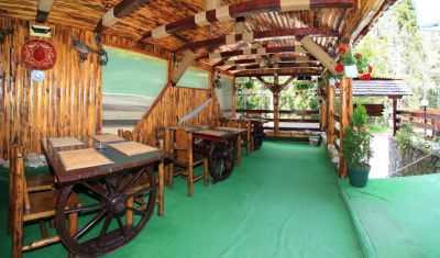 Imagine pentru Vila Select 3* valabile pentru Revelion 2026