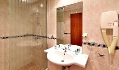 Imagine pentru Hotel Laguna Beach 4*  valabile pentru Rusalii 