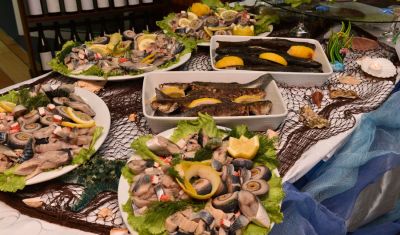 Imagine pentru Hotel Laguna Beach 4*  valabile pentru Rusalii 