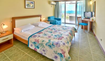 Imagine pentru Hotel Laguna Beach 4*  valabile pentru Rusalii 