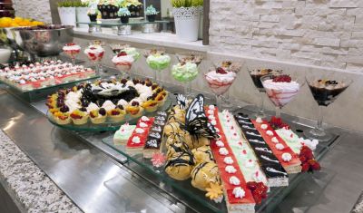 Imagine pentru Hotel Luna 4* valabile pentru Rusalii 