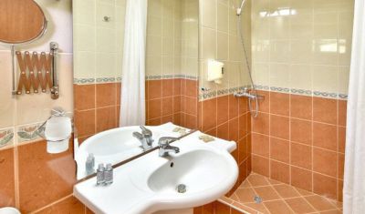 Imagine pentru Hotel Malibu 4*  valabile pentru Rusalii 