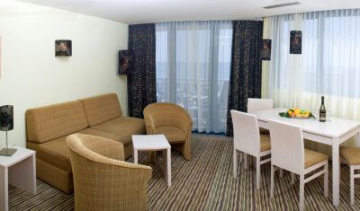Imagine pentru Hotel Slavuna 3*  valabile pentru Rusalii 