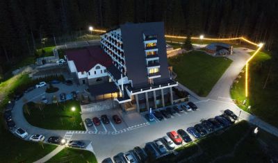 Imagine pentru Hotel Pestera 4* valabile pentru Rusalii 2022