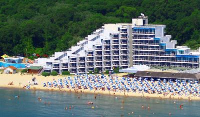 Imagine pentru Hotel Slavuna 3*  valabile pentru Rusalii 2022