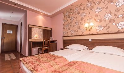 Imagine pentru Hotel Iris Mimoza 3* valabile pentru Rusalii 2025