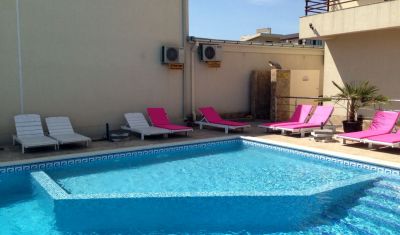 Imagine pentru Hotel Leon Beach Resort 3* valabile pentru Rusalii 2025
