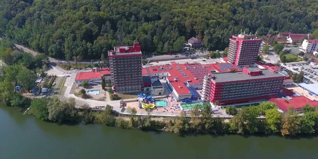 Oferta pentru Craciun 2025 Complex Balnear Cozia 3*-Corp Caciulata - Mic Dejun + Fisa Cont