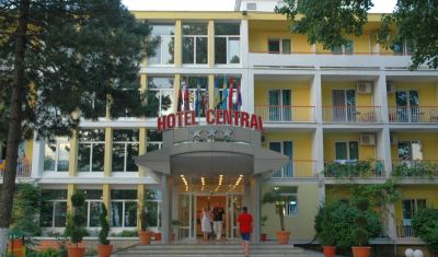 Oferta pentru Litoral 2022 Hotel Central 3* - Mic Dejun/Mic Dejun + Fisa Cont
