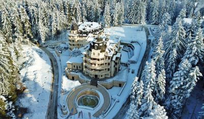Oferta pentru Munte Ski 2022/2023 Hotel Festa Winter Palace 5* - Mic Dejun/Demipensiune