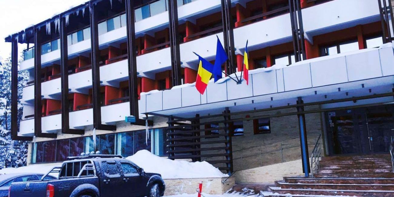 Oferta pentru Munte 2025 Hotel Carpati 3* - Mic Dejun/Mic Dejun + Fisa Cont