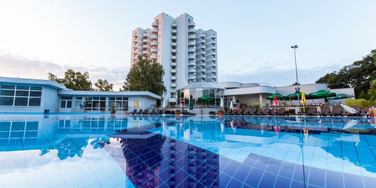 Oferta pentru Balneo 2025 Hotel International 4* - Demipensiune/Pensiune Completa + Tratament