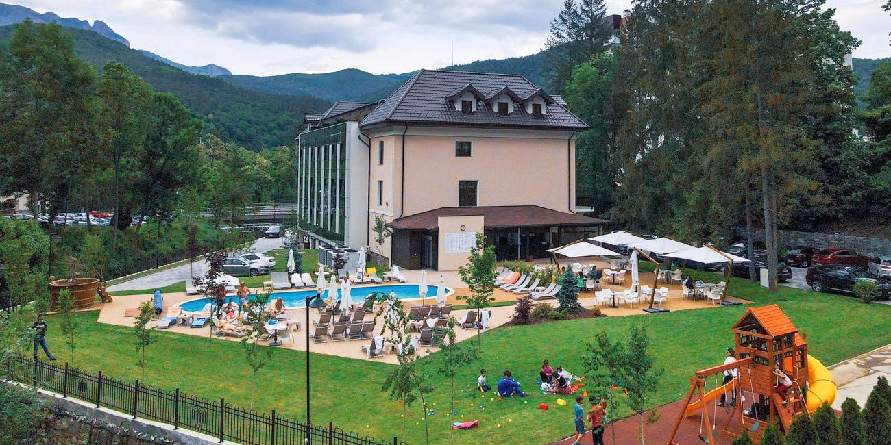 Oferta pentru Balneo 2025 Hotel Izvoare 4* - Mic Dejun/Mic Dejun + Fisa Cont