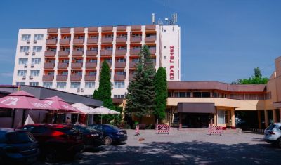 Oferta pentru Balneo 2024 Hotel Parc Amara 4* - Mic Dejun + Fisa Cont - Odihna/Tratament