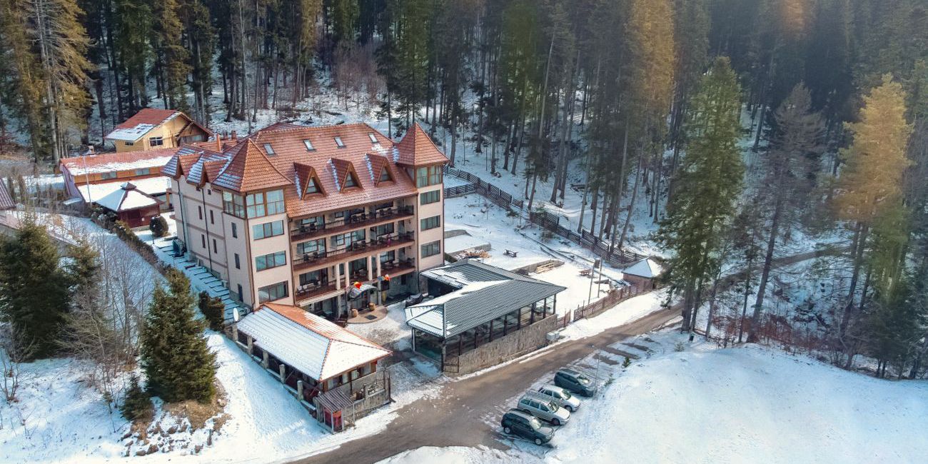 Oferta pentru Revelion 2026 Hotel Cumpatu 4* - Mic Dejun