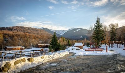 Imagine pentru Complex Pastravaria Albota 4*   valabile pentru Revelion 2025